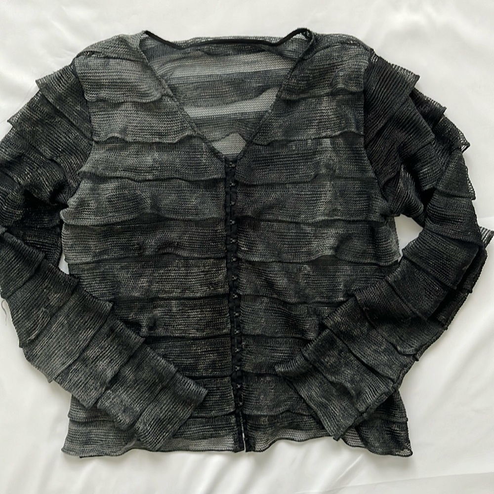 Gorgeous Ruffled Hook & Eye Closure Long Sleeve Cardigan in Gray & Black Sz Lg